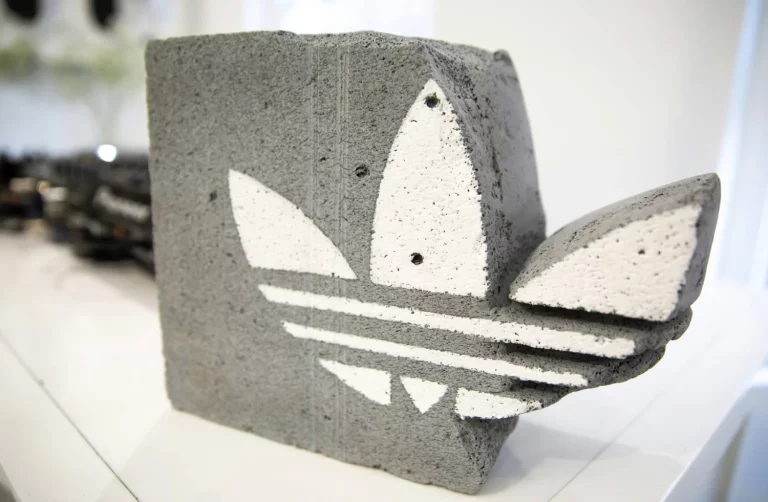 Son cómodas, estilosas, low cost y de Adidas: las zapatillas que lideran la moda primaveral