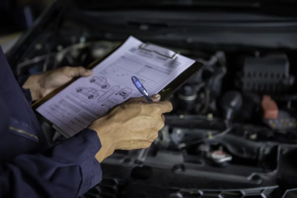Ficha reducida y ficha técnica del coche: en qué se diferencian y para qué sirve cada una 27 Moncloa mechanic service car garage is check list cars Moncloa