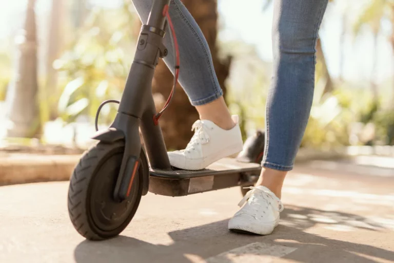 Si haces esto en patinete eléctrico, prepárate para la multa más cara
