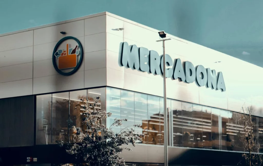 Va a Mercadona y se topa con un detalle inesperado que le impide llenar el carro 1 Moncloa Por qué no se puede llenar el carro en Mercadona