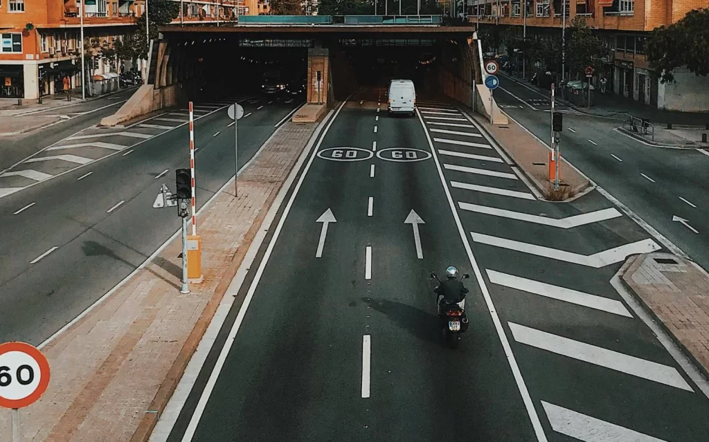 El truco legal para evitar peajes en España sin multas ni complicaciones (es totalmente legal) 2 Moncloa Las carreteras gratuitas en España