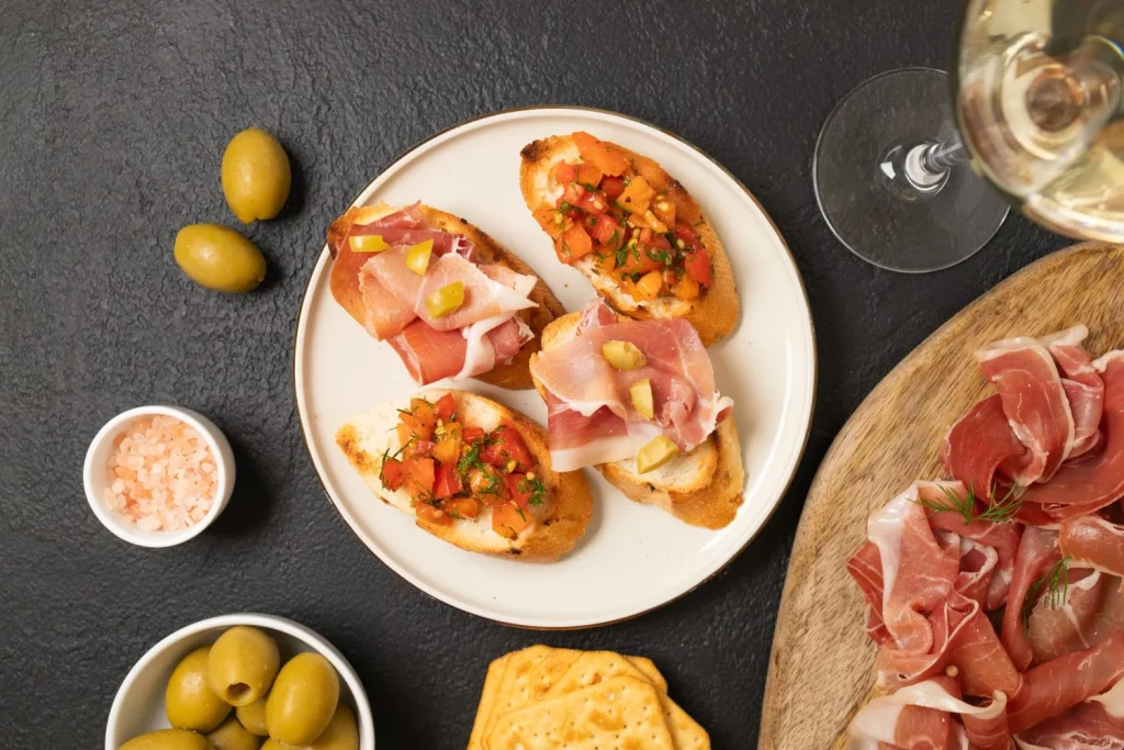Tapas, buen rollo y encanto: la ruta más sabrosa por una ciudad que te va a enamorar en Semana Santa 32 Moncloa UNA RUTA INOLVIDABLE: TAPAS QUE NO TE PUEDES PERDER