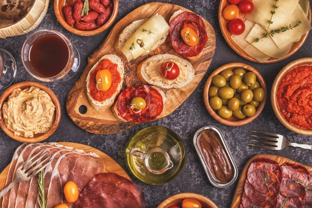 Tapas, buen rollo y encanto: la ruta más sabrosa por una ciudad que te va a enamorar en Semana Santa 33 Moncloa LA FUSIÓN DE SABORES: INNOVACIÓN EN LA GASTRONOMÍA
