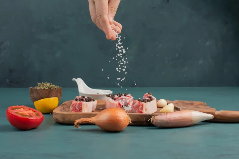 Según la OMS, este es el enemigo silencioso que tienes en la cocina y ataca directo a tu corazón