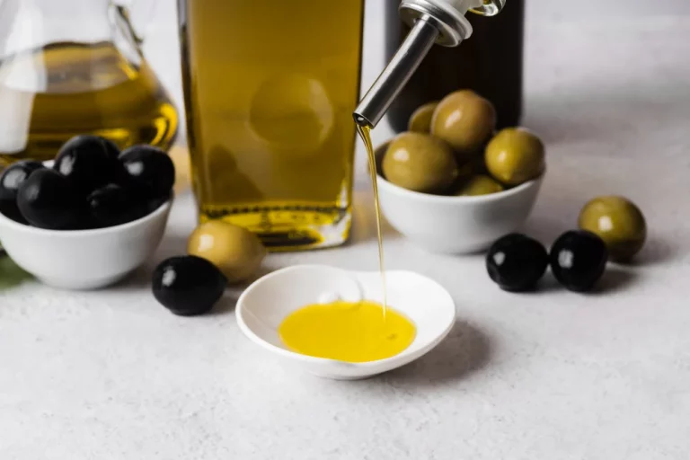 El error fatal al usar aceite de oliva que lo convierte en veneno lento para tus arterias