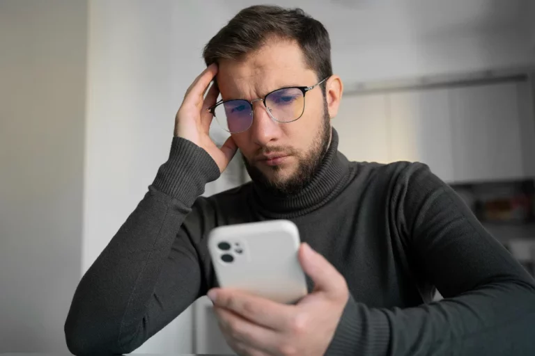 Si tienes esta app en el móvil, tus conversaciones más íntimas están en peligro máximo