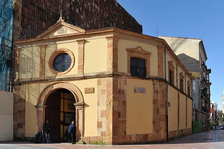 La joya oculta de Asturias para Semana Santa, mar, historia y leyenda en una ermita de otro tiempo