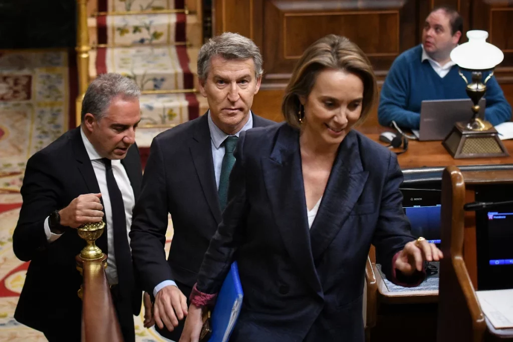 Gamarra, Feijóo y Bendodo en el Congreso de los Diputados | Fuente: Agenciass