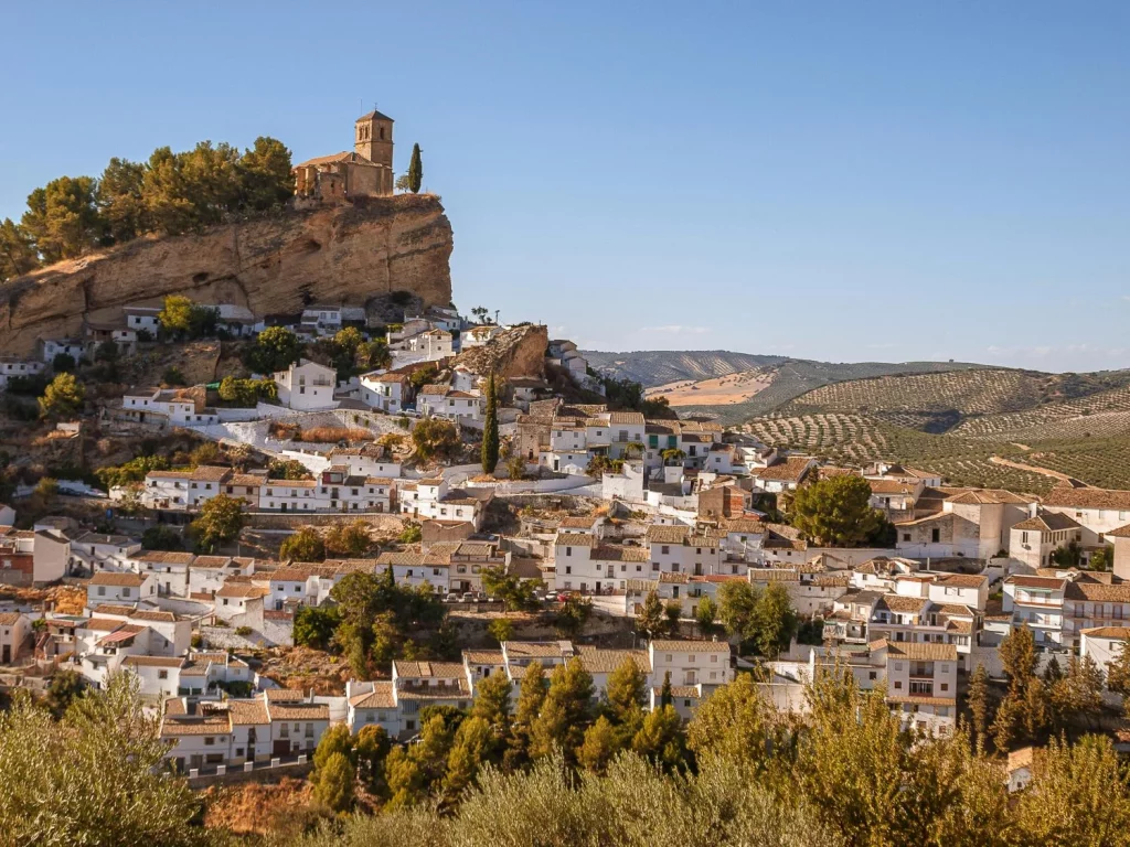 A un paso de Granada, descubre una villa cargada de encanto y misterio 20 Moncloa Un paisaje impresionante cerca de Granada