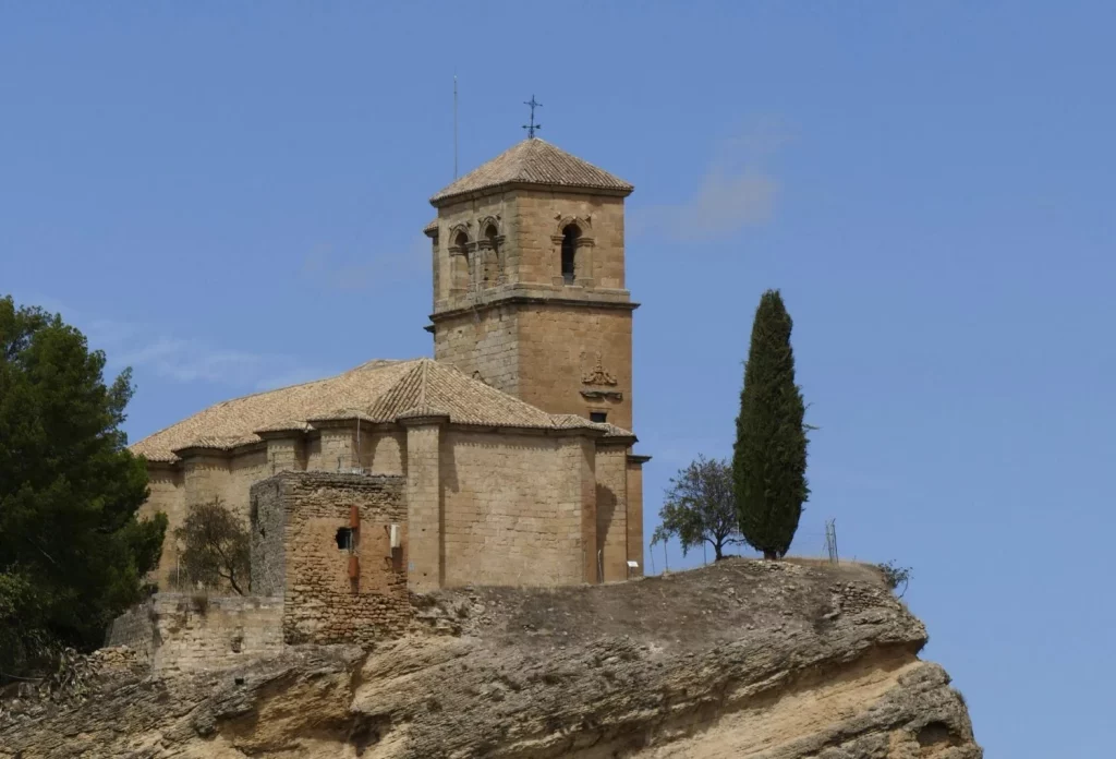 A un paso de Granada, descubre una villa cargada de encanto y misterio 21 Moncloa Historia entre piedras y leyendas