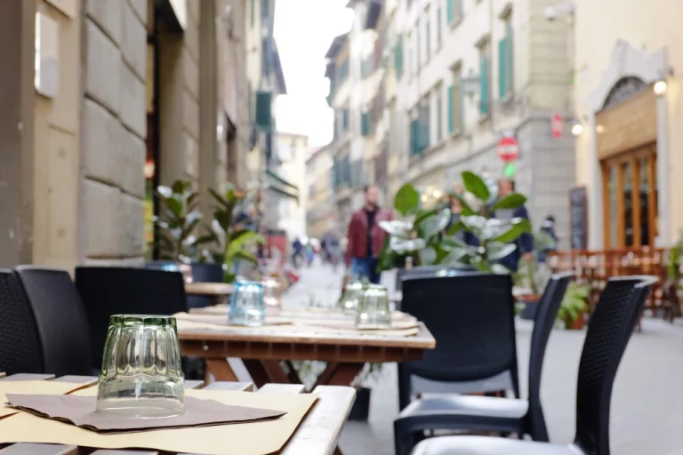 Madrid esconde tres joyas para comer de lujo por menos de 20 euros. Fuente Freepik