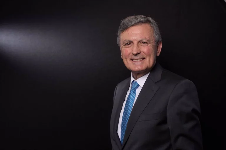 Pedro Saura intenta sortear las acusaciones en Correos de «descontrol de recursos públicos»