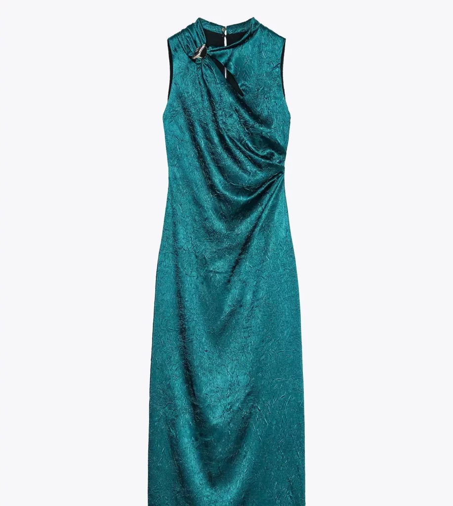 Vestido con cut-out de Zara