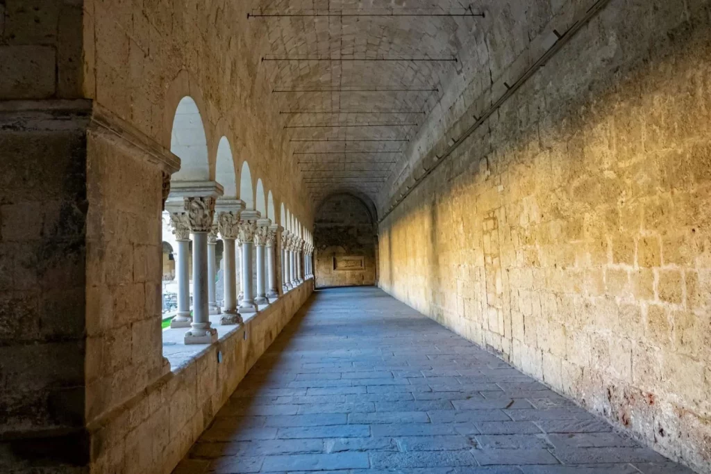 Sant Cugat, un paseo por su historia