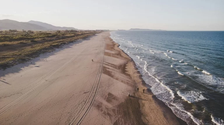 La playa paradisíaca cerca de Valencia que te enamorará a primera vista