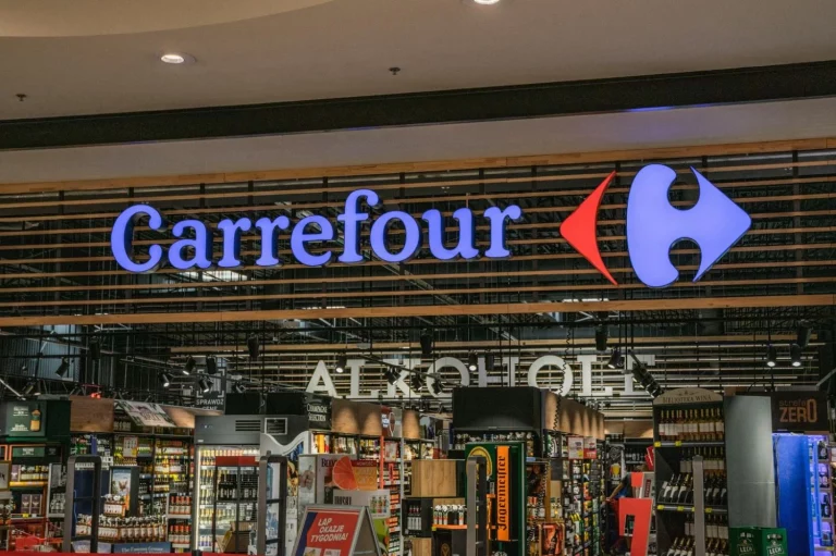 Carrefour rebaja esta cafetera profesional casera de Cecotec