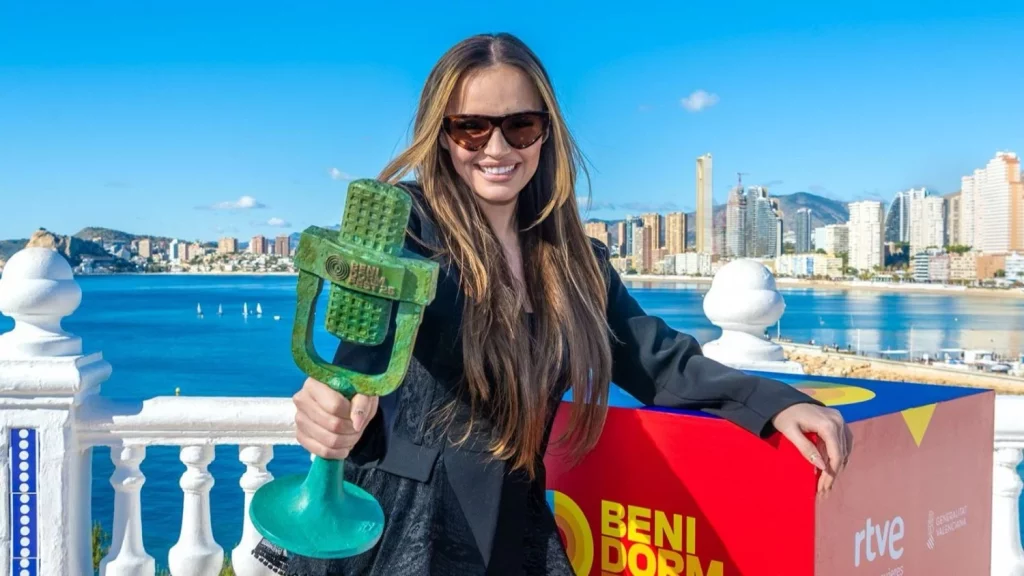 Melody arrasa en Amsterdam y apunta alto para Eurovisión 2025 20 Moncloa Melody tiene una actuación increíble en Ámsterdam