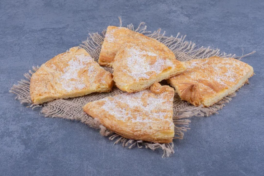 Descubre cómo hacer la pantxineta vasca, el secreto del postre más innovador 19 Moncloa Ingredientes para una pantxineta vasca
