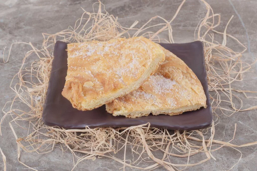 Descubre cómo hacer la pantxineta vasca, el secreto del postre más innovador 21 Moncloa Un dulce final con un toque especial