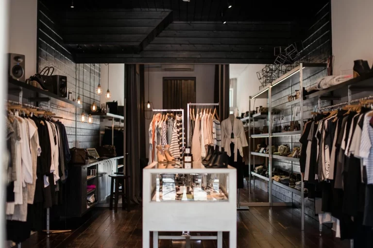 Mango Outlet tiene los vestidos de invitada que estás buscando a los mejores precios