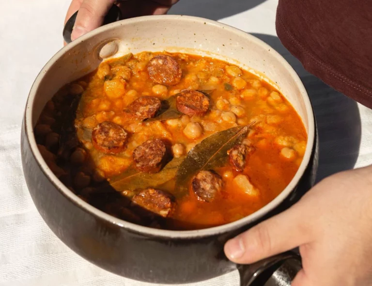 Fabada asturiana: un festín de sabor y tradición en cada plato