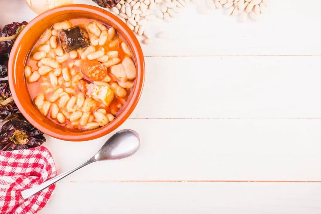 Fabada asturiana: un festín de sabor y tradición en cada plato 12 Moncloa Tradición para saborear