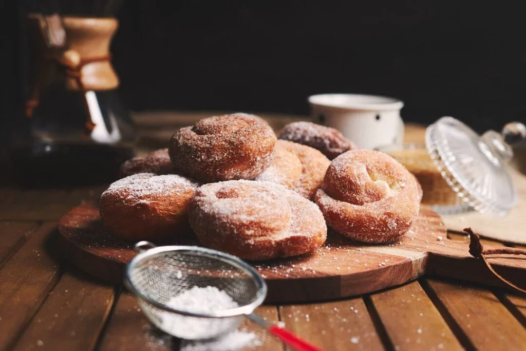 Descubre la receta de los buñuelos de viento de Segovia, ligeros y esponjosos 13 Moncloa Ingredientes básicos para hacer buñuelos de viento