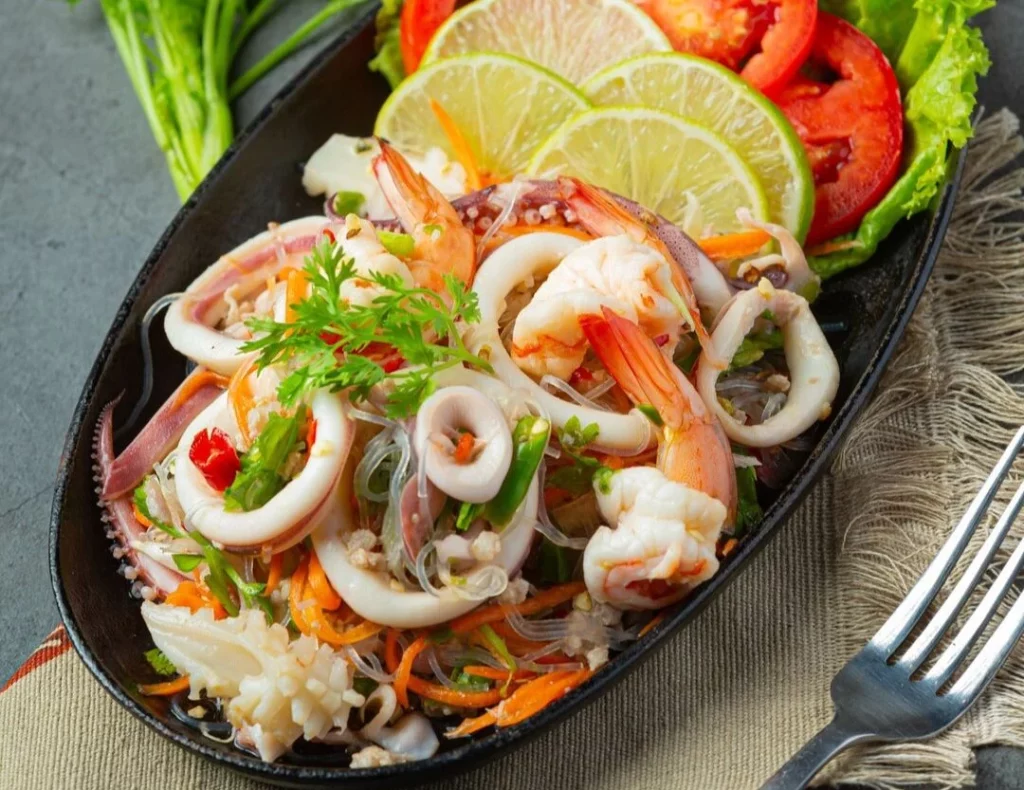Ceviche tropical: una explosión de frescura en cada bocado 14 Moncloa Sabores tropicales perfectos para la temporada
