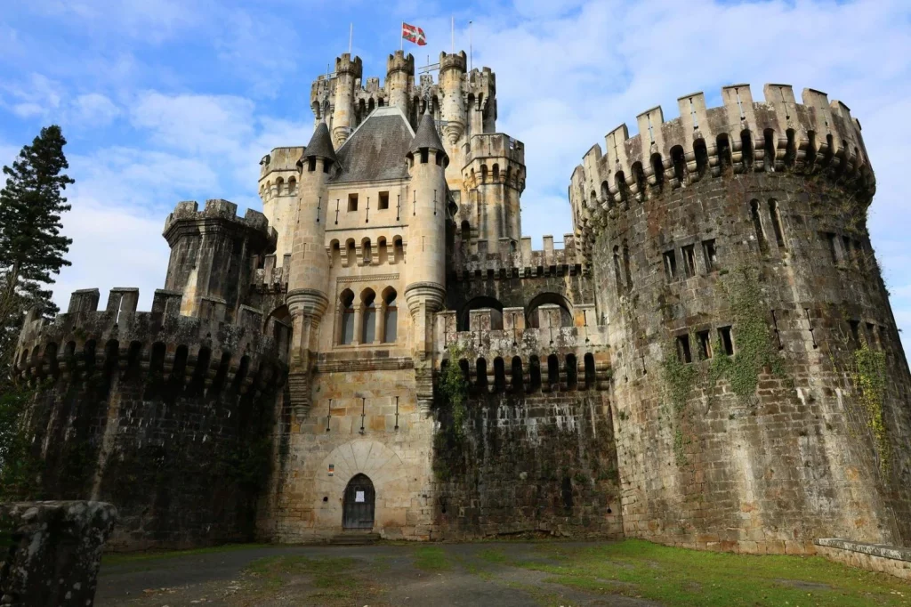 Descubre el enclave oculto cerca de Bilbao, donde la historia se respira en cada esquina 15 Moncloa Un viaje medieval en el País Vasco, cerca de Bilbao