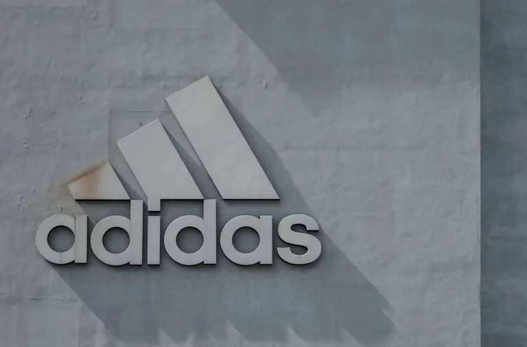 La nueva colaboración entre Bad Bunny y Adidas se va a agotar corriendo
