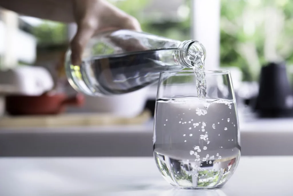 EL FUTURO DE LA HIDRATACIÓN: ¿POR QUÉ EL AGUA CON GAS ESTÁ GANANDO ADEPTOS ENTRE DEPORTISTAS DE ÉLITE?