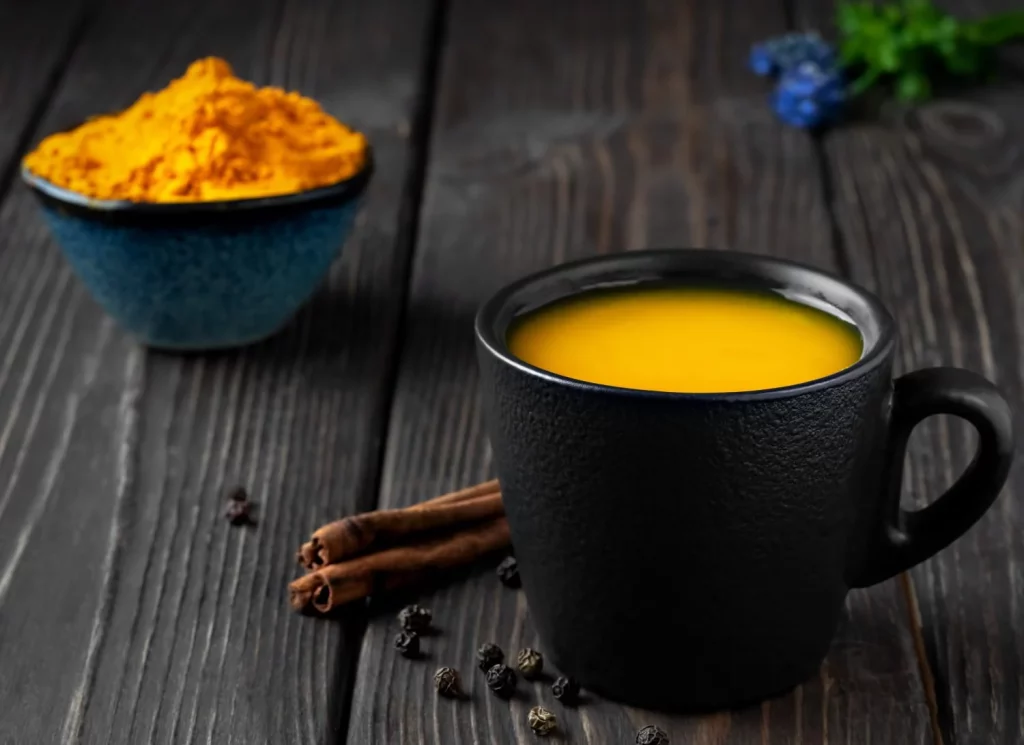 Este condimento dorado podría ser el antiinflamatorio natural que necesitas para tus articulaciones 9 Moncloa ¿CÓMO INCLUIR LA CÚRCUMA EN TU DÍA A DÍA?