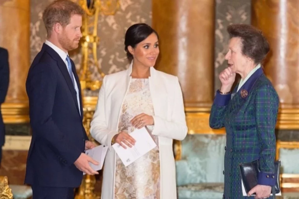 El papel de la princesa Ana en la corona y en la vida del príncipe Harry
