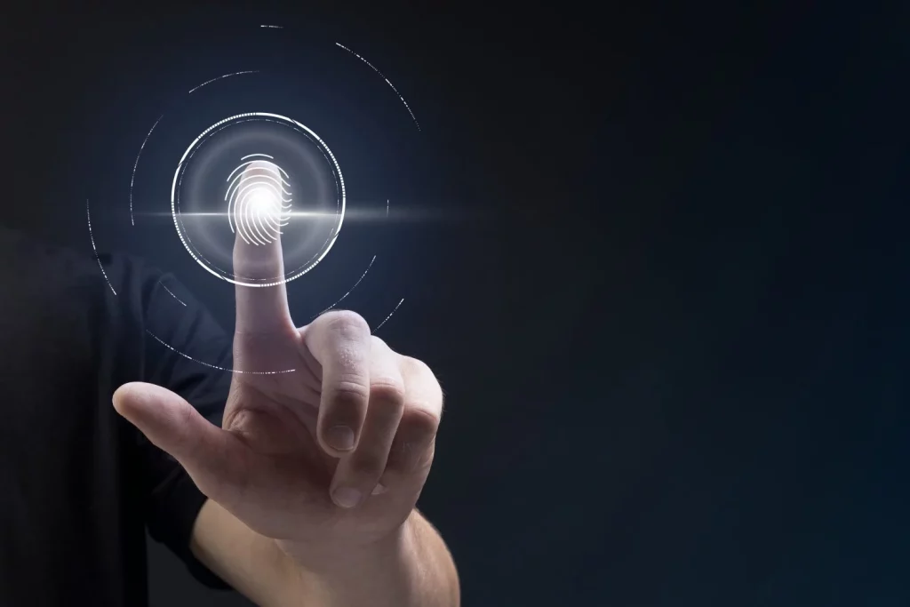 La OCU lanza una advertencia sobre la nueva huella digital que te sigue incluso en modo incógnito 20 Moncloa LA POSTURA DE LA OCU ANTE LA FALTA DE REGULACIÓN