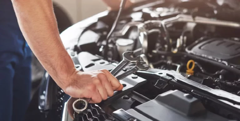 Consejos Esenciales para el Mantenimiento del Coche de los Aficionados al Deporte en Movimiento