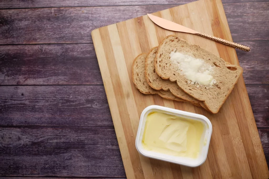 EL ENGAÑO CREMOSO QUE SE UNTA EN TU PAN