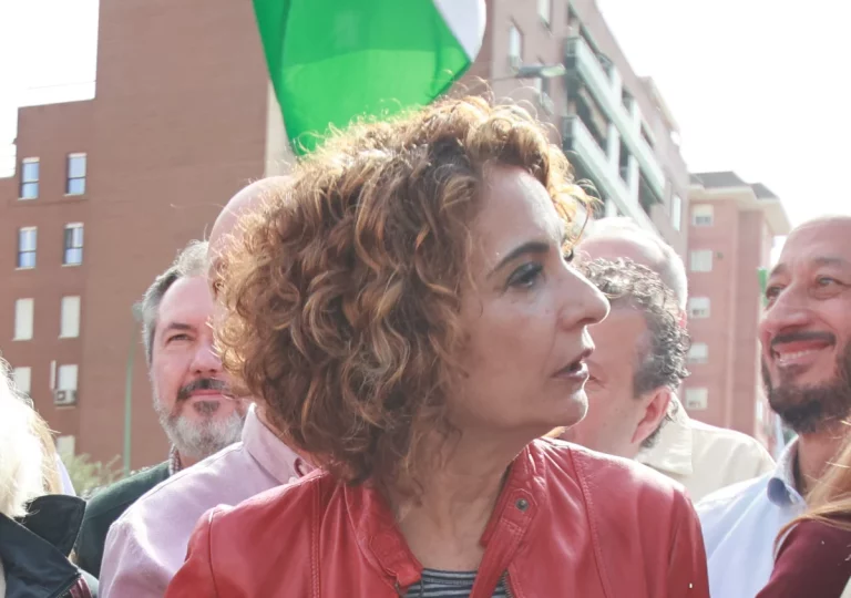 María Jesús Montero, de manifestación contra el Gobierno andaluz a 10 meses de las elecciones autonómicas | Fuente: Agencias
