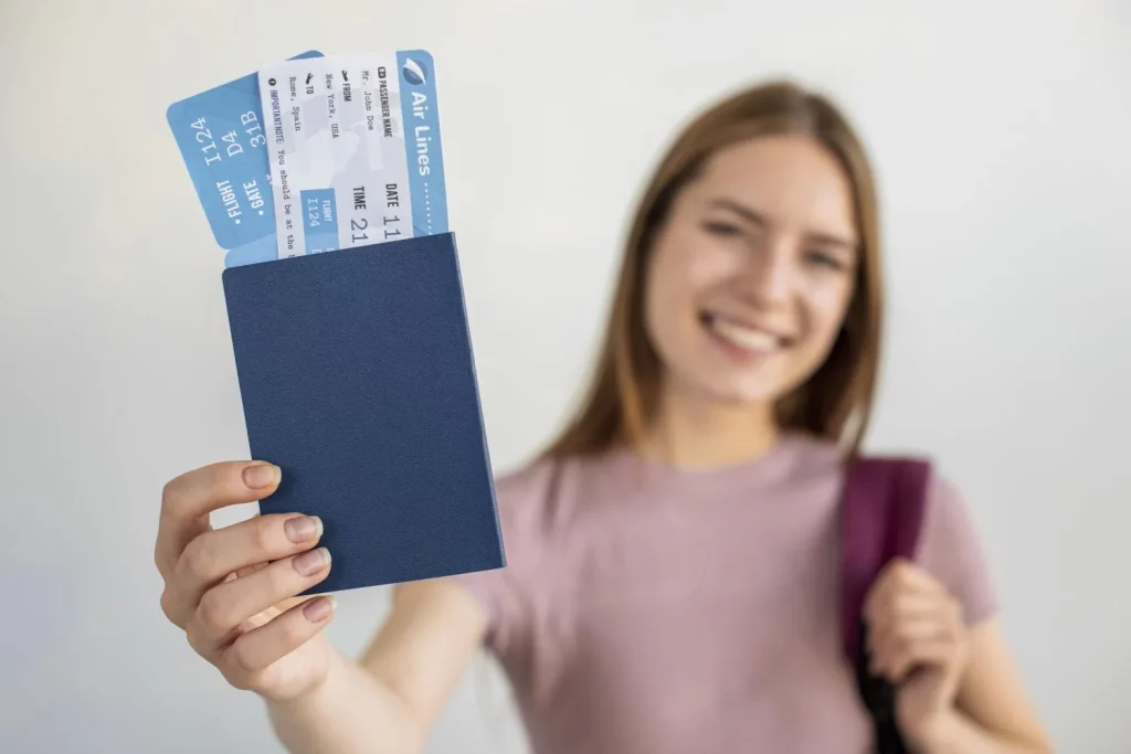 Este es el código oculto en tu billete de avión revela si eres un pasajero 'marcado' por la aerolínea 6 Moncloa EL ASPECTO POSITIVO DE ESTAR EN EL RADAR DE SEGURIDAD