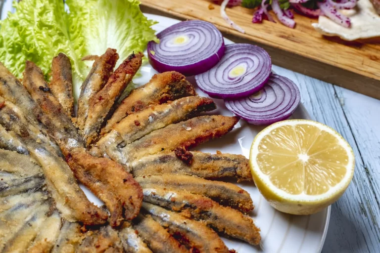 Este es el pescado azul barato que mejora tu salud mental sin vaciar tu cartera