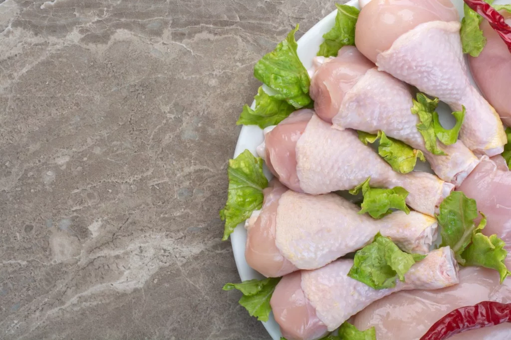 Este es el alimento vivo que nunca debes lavar antes de cocinar si no quieres llenar tu cocina de bacterias 8 Moncloa CAMPYLOBACTER: EL ENEMIGO INVISIBLE QUE ACECHA EN TU NEVERA