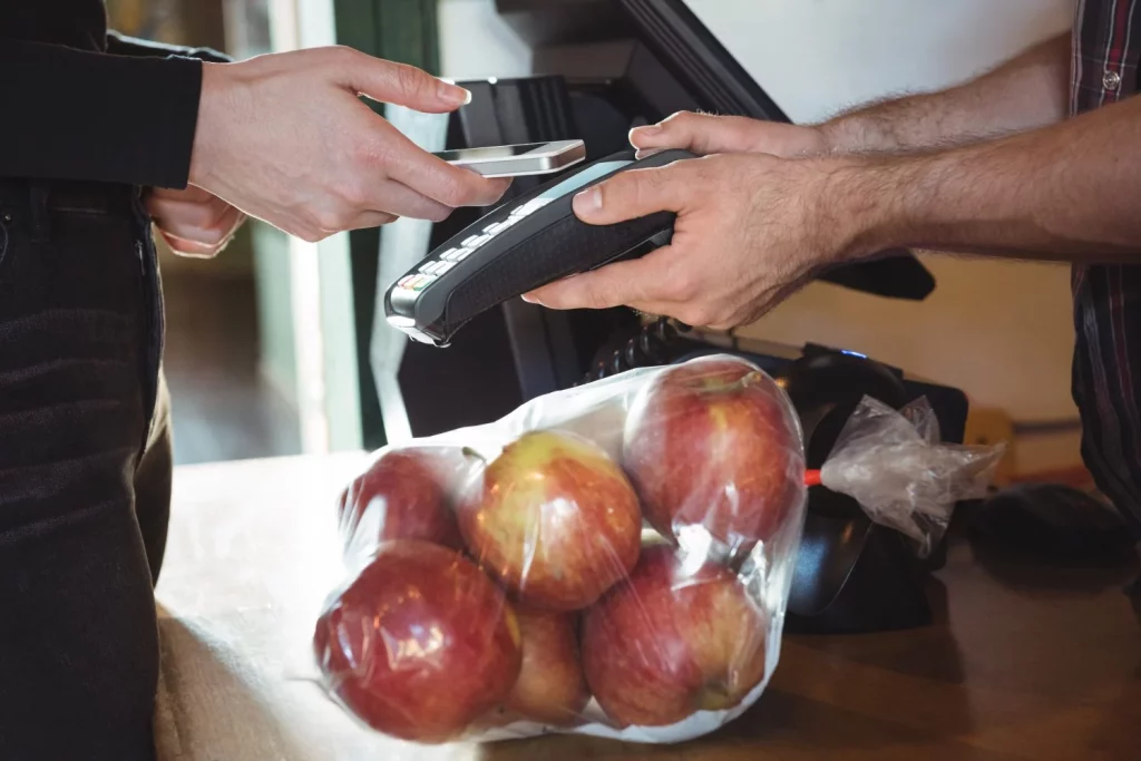La OCU advierte, esta práctica al comprar fruta te hace pagar hasta un 20% más 19 Moncloa MÁS ALLÁ DEL PRECIO: CALIDAD Y DESPERDICIO EN EL PUNTO DE MIRA
