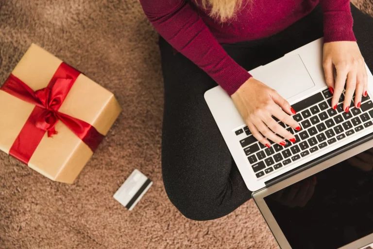 La OCU te da las claves para detectar reseñas falsas al comprar online y que no te engañen