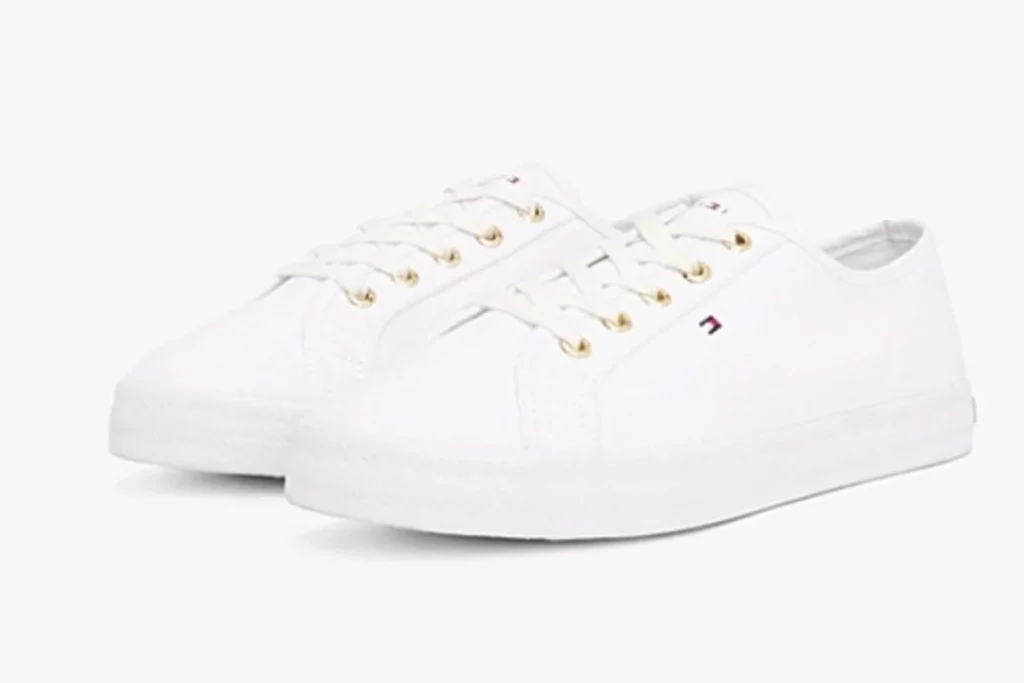 Brutal descuento, zapatillas blancas Tommy Hilfiger de las elegantes ahora por solo 40€ 8 Moncloa Las zapatillas de Tommy Hilfiger que tienes que tener