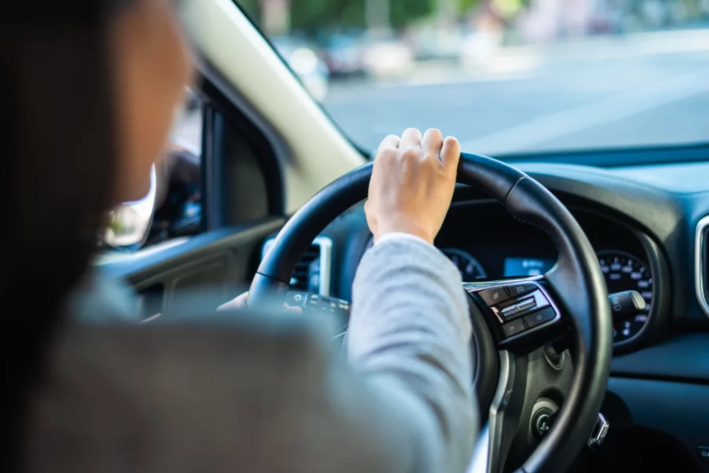 ¿Conduces con gafas o lentillas? Este olvido te puede costar una multa de 200€ según la DGT 6 Moncloa DGT 200 EUROS DE MULTA: ASÍ TE SANCIONA LA DGT POR ESTE DESCUIDO
