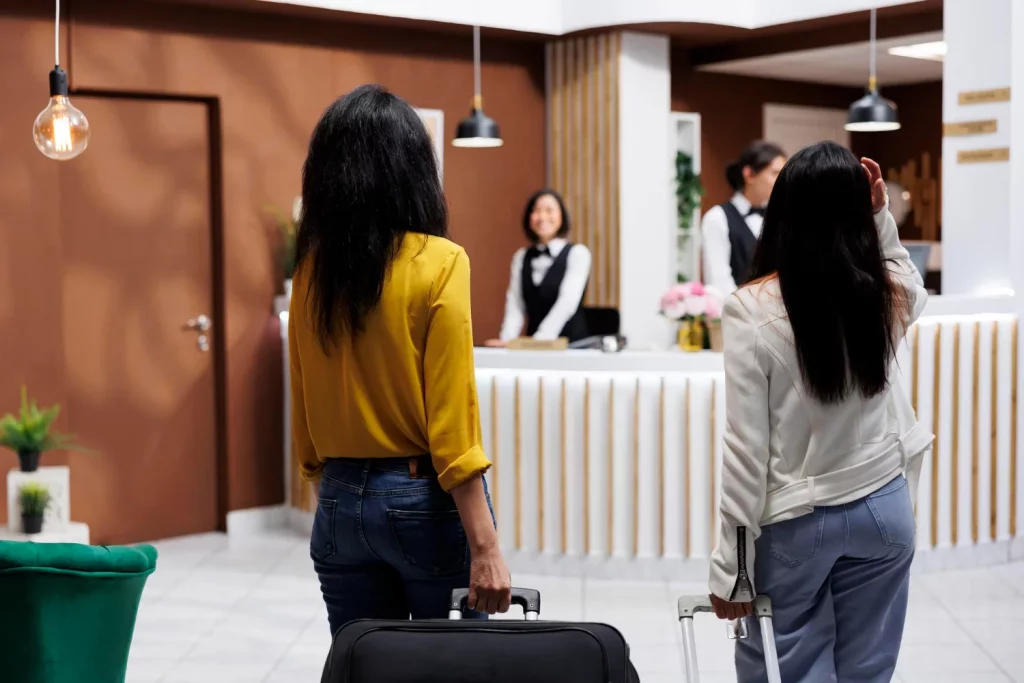 EL CONSUMIDOR INFORMADO, LA MEJOR ARMA CONTRA LOS ABUSOS HOTELEROS