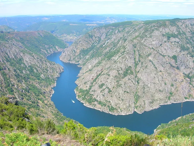 Este cañón secreto de Galicia te impresionará más que la Ribeira Sacra