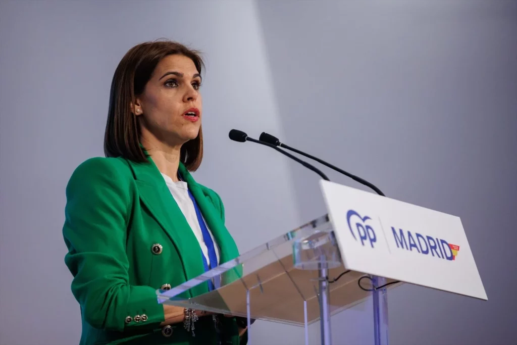 La alcaldesa de Alcalá de Henares, Judith Piquet Flores, interviene durante la inauguración de la I Intermunicipal del PP de Madrid (Fuente: Agencias)