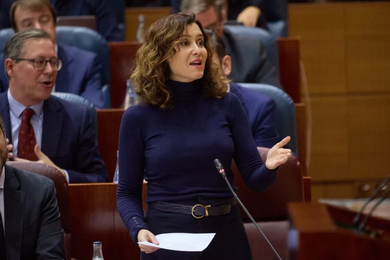 Ayuso abandona la Conferencia de Presidentes durante la intervención del lehendakari en euskera