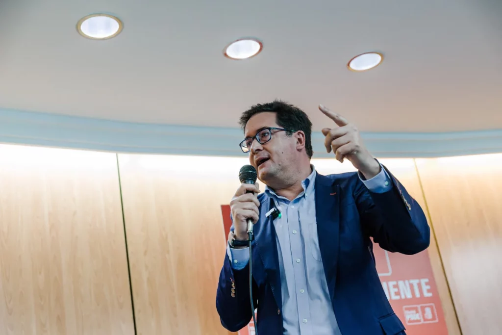 Óscar López trata de desbancar a Ayuso sin éxito con una fiesta privada en el parque del Oeste | Fuente: Agencias