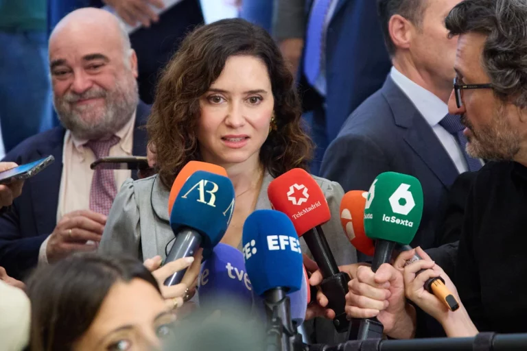 Díaz Ayuso: El Gobierno de Sánchez actúa «a lo chavista» y busca destruir instituciones